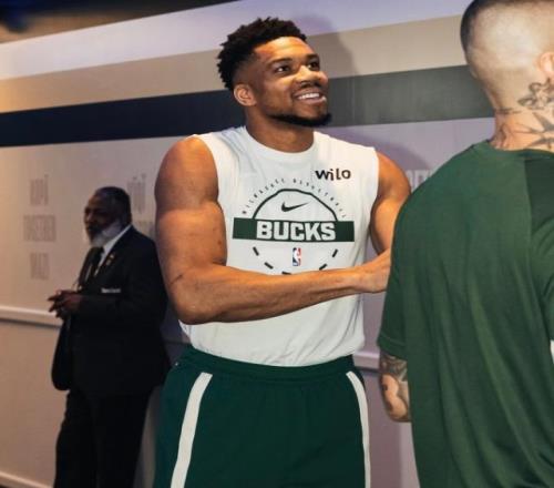 多特与匹兹,堡钢人,队联袂共创,宝威体育官网,宝威体育直播,体育赛事直播,足球直播